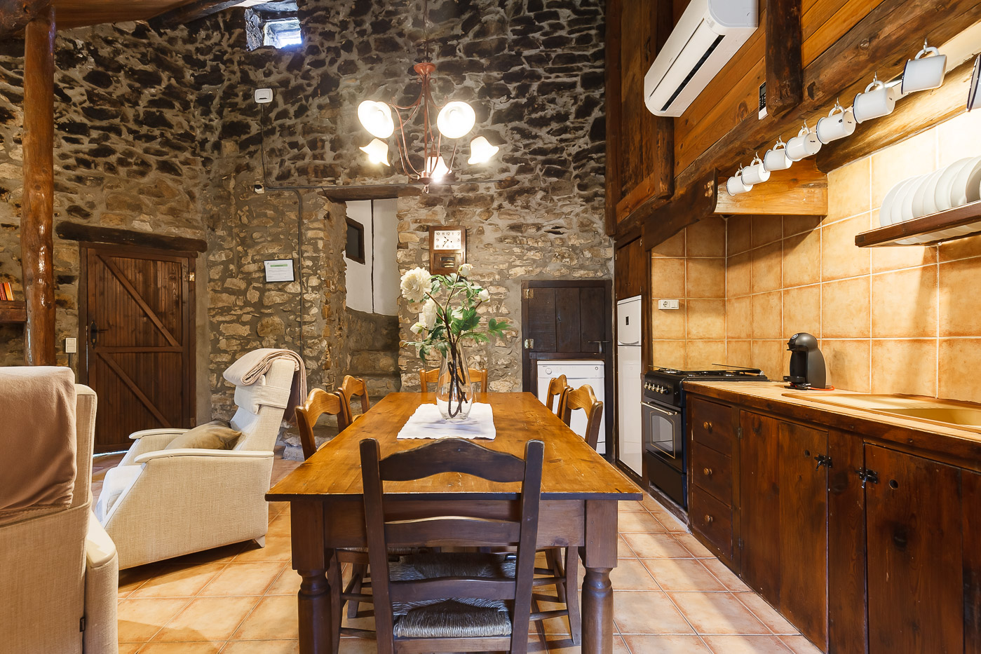 Kitchen / dining area
